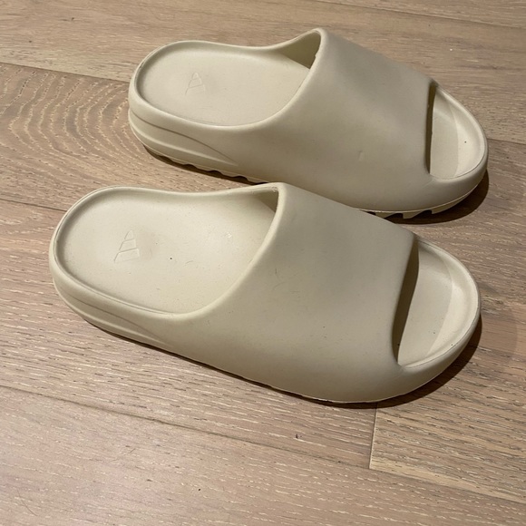 Yeezy Shoes - Yeezy slide bone size 7